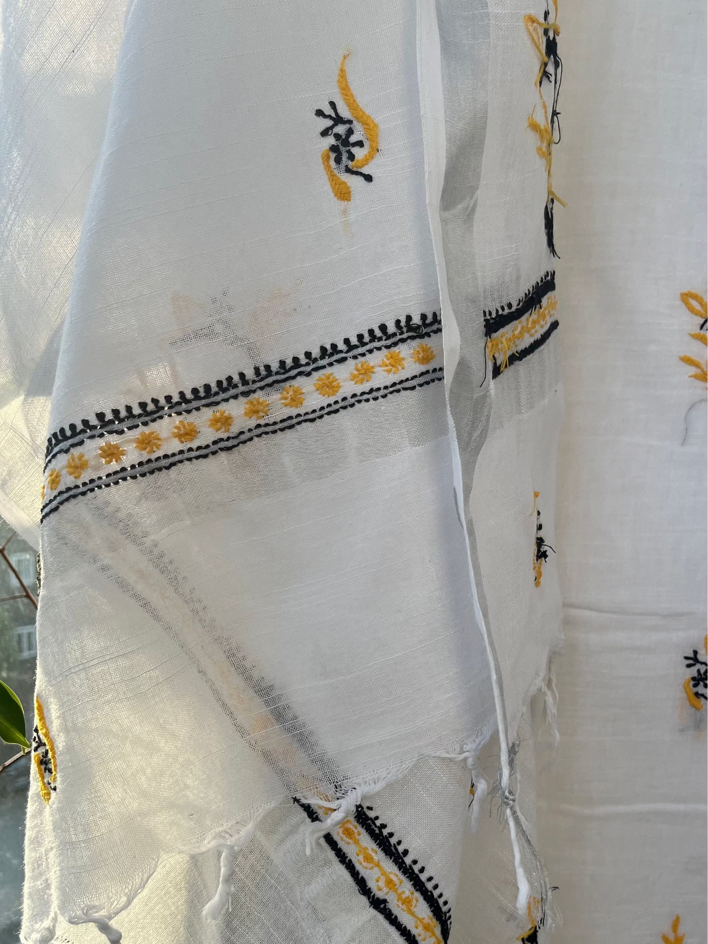 Noor Yellow & black Unstitched Linen Chikankari 2 pc Suit Set