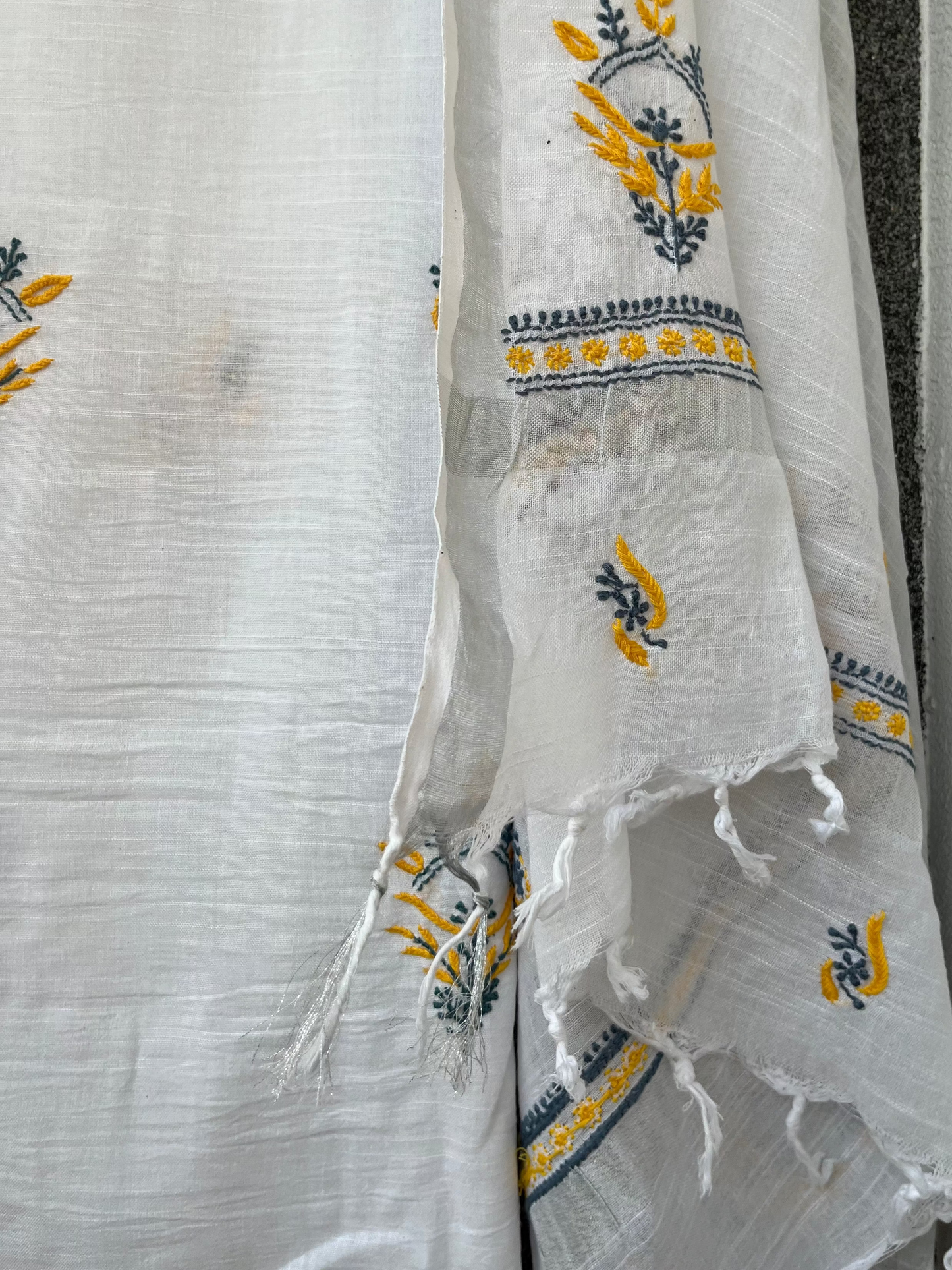 Noor Yellow & teal Unstitched Linen Chikankari  2 pc Suit Set